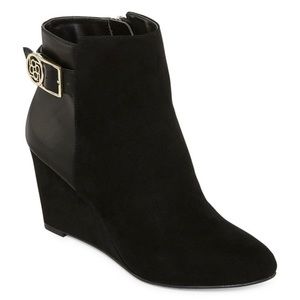 NIB! Liz Claiborne Tia Wedge Heel Booties in Black
